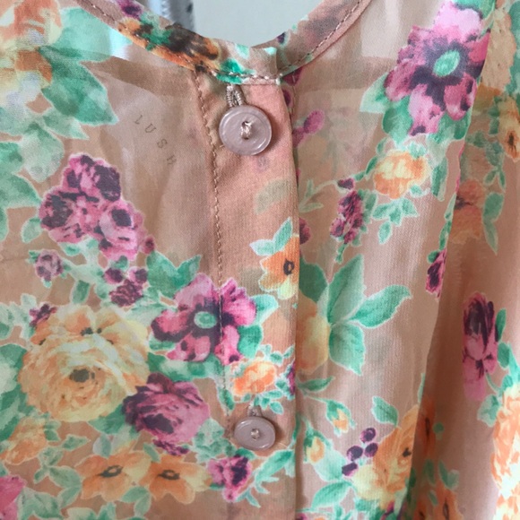 Lush top - Picture 2 of 6